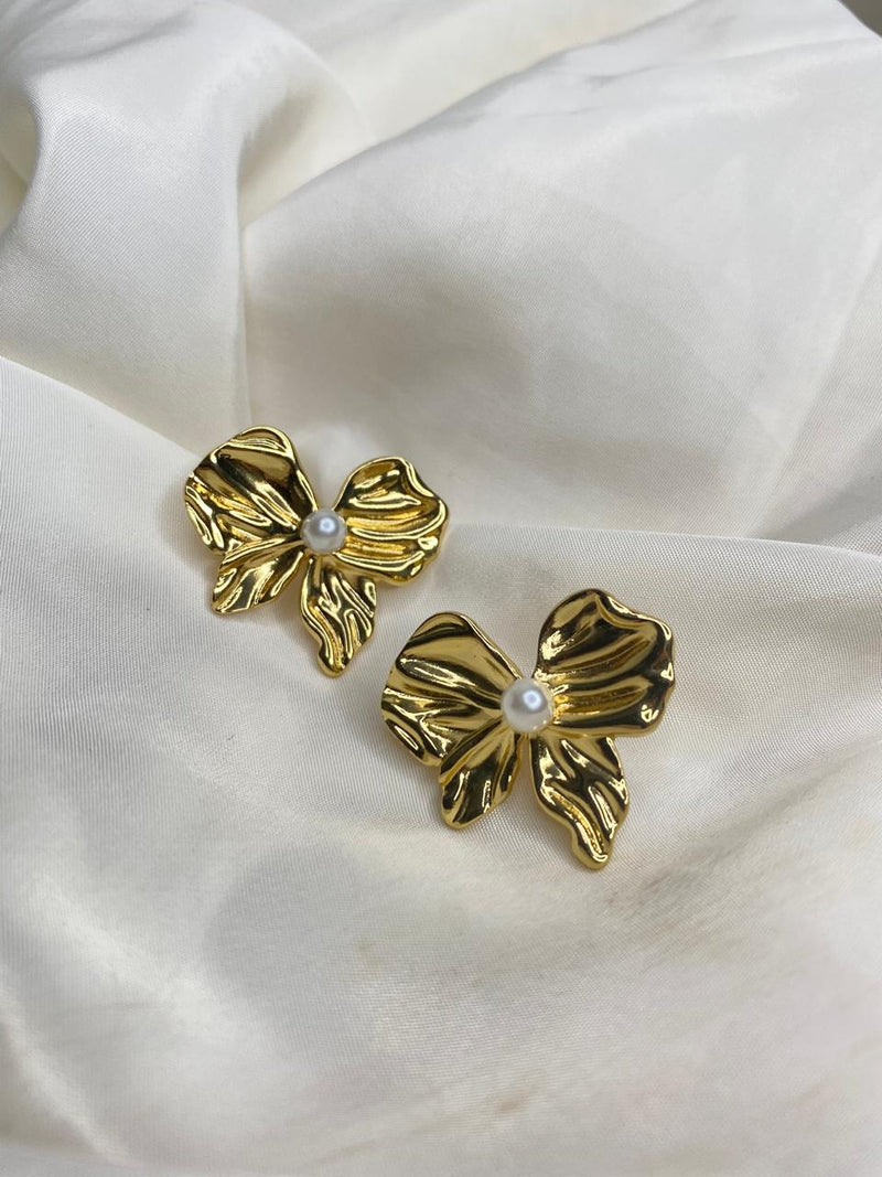 Flora Pearl Earrings