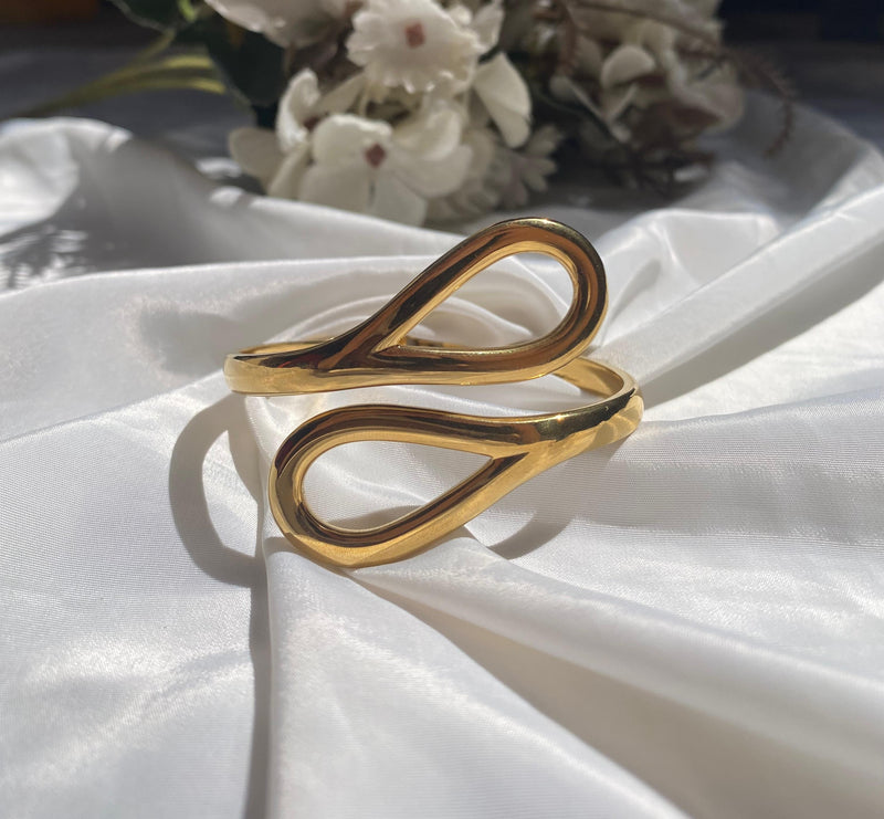 Raindrop Glow Cuff